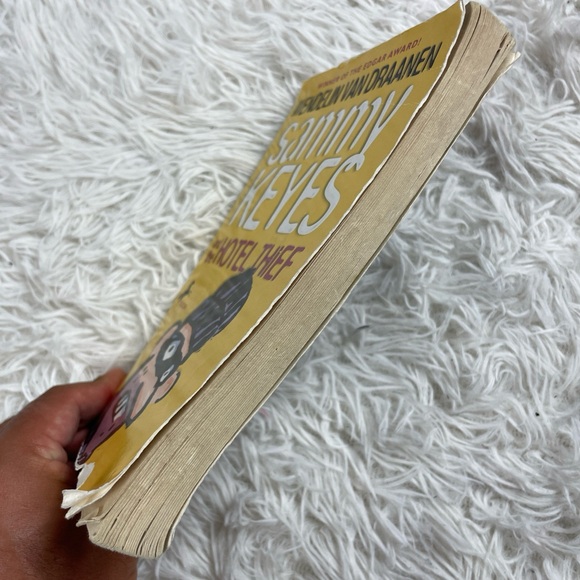 Sammy Keyes and the Hotel Thief - paperback, Wendelin Van Draanen, 0679892648 - Picture 6 of 6